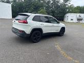 Thumbnail of 2016 Bright White Clearcoat Jeep Cherokee