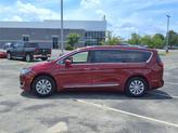 Thumbnail of 2019 Velvet Red Pearlcoat Chrysler Pacifica