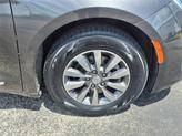 Thumbnail of 2019 Granite Crystal Metallic Clearcoat Chrysler Pacifica