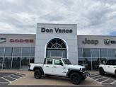 Photo of 2025 Bright White Clearcoat Jeep Gladiator