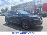 Photo of 2023 Super Black Nissan Rogue