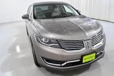 Thumbnail of 2016 Luxe Metallic Lincoln MKX