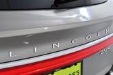 Thumbnail of 2016 Luxe Metallic Lincoln MKX