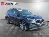 Photo of 2024 Midnight Black Metallic Toyota Highlander