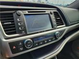 Thumbnail of 2019 Blizzard Pearl Toyota Highlander Hybrid