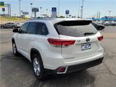 Thumbnail of 2019 Blizzard Pearl Toyota Highlander Hybrid