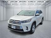 Photo of 2019 Blizzard Pearl Toyota Highlander Hybrid