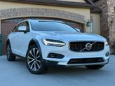 Photo of 2022 White Volvo V90 Cross Country