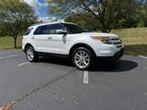 Photo of 2015 White Ford Explorer