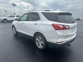 Thumbnail of 2018 Iridescent Pearl Tricoat Chevrolet Equinox