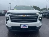 Thumbnail of 2025 Summit White Chevrolet Traverse