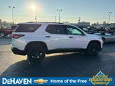 Thumbnail of 2023 Iridescent Pearl Tricoat Chevrolet Traverse