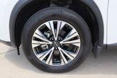Thumbnail of 2023 White Nissan Rogue