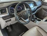 Thumbnail of 2016 White Toyota Highlander