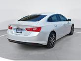 Thumbnail of 2018 Iridescent Pearl Tricoat Chevrolet Malibu
