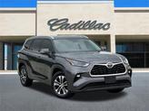 Photo of 2022 Gray Toyota Highlander
