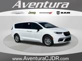 Photo of 2025 Bright White Clearcoat Chrysler Pacifica