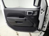 Thumbnail of 2022 White Jeep Gladiator