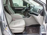 Thumbnail of 2016 Silver Sky Metallic Toyota Highlander