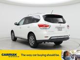 Thumbnail of 2014 White Nissan Pathfinder