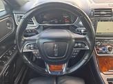 Thumbnail of 2018 White Platinum Tri-Coat Metallic Lincoln Continental