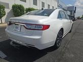Thumbnail of 2018 White Platinum Tri-Coat Metallic Lincoln Continental