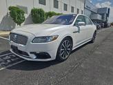 Thumbnail of 2018 White Platinum Tri-Coat Metallic Lincoln Continental