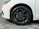 Thumbnail of 2026 Bright White Clearcoat Chrysler Pacifica