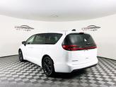 Thumbnail of 2026 Bright White Clearcoat Chrysler Pacifica