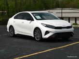 Thumbnail of 2023 Snow White Pearl Kia Forte
