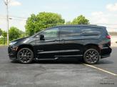 Thumbnail of 2019 Brilliant Black Crystal Pearlcoat Chrysler Pacifica