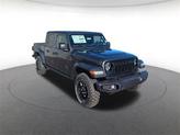 Thumbnail of 2025 Granite Crystal Clearcoat Metallic Jeep Gladiator