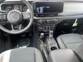 Thumbnail of 2025 Granite Crystal Clearcoat Metallic Jeep Gladiator