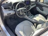 Thumbnail of 2023 Celestial Silver Metallic Toyota Highlander