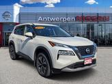 Photo of 2023 White Nissan Rogue