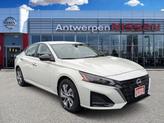 Photo of 2025 Glacier White Nissan Altima