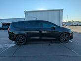 Thumbnail of 2020 Brilliant Black Crystal Pearlcoat Chrysler Pacifica