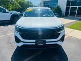 Thumbnail of 2025 Opal White Pearl Volkswagen Atlas Cross Sport