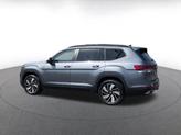 Thumbnail of 2024 Platinum Gray Metallic Volkswagen Atlas