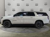 Thumbnail of 2023 Iridescent Pearl Tricoat Chevrolet Suburban