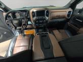 Thumbnail of 2022 Iridescent Pearl Tricoat Chevrolet Silverado 2500