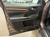 Thumbnail of 2018 Toasted Walnut Pearl Toyota Highlander