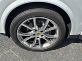 Thumbnail of 2020 Carrara White Metallic Porsche Cayenne