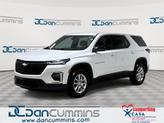 Photo of 2023 Summit White Chevrolet Traverse
