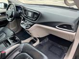 Thumbnail of 2017 Black Chrysler Pacifica