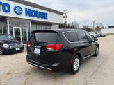 Thumbnail of 2017 Black Chrysler Pacifica