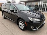 Thumbnail of 2017 Black Chrysler Pacifica