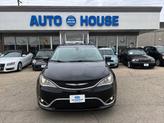 Thumbnail of 2017 Black Chrysler Pacifica