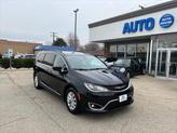 Thumbnail of 2017 Black Chrysler Pacifica