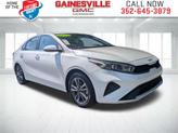 Photo of 2023 Snow White Pearl Kia Forte